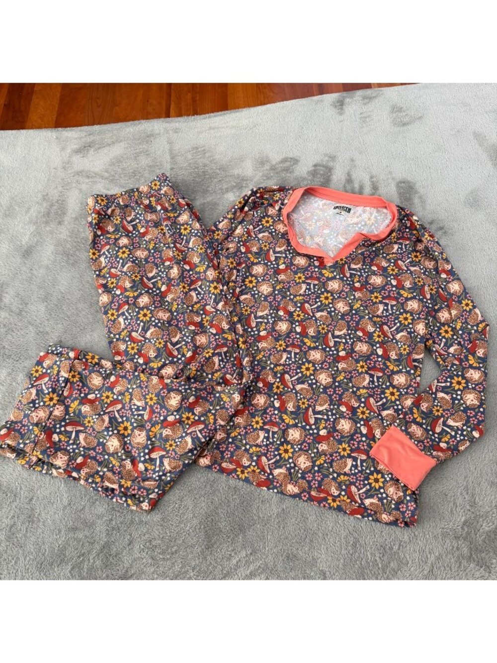 Duluth Trading Co Pajamas Set Hedgehog Mushrooms Pants Long Sleeve Shirt MEDIUM